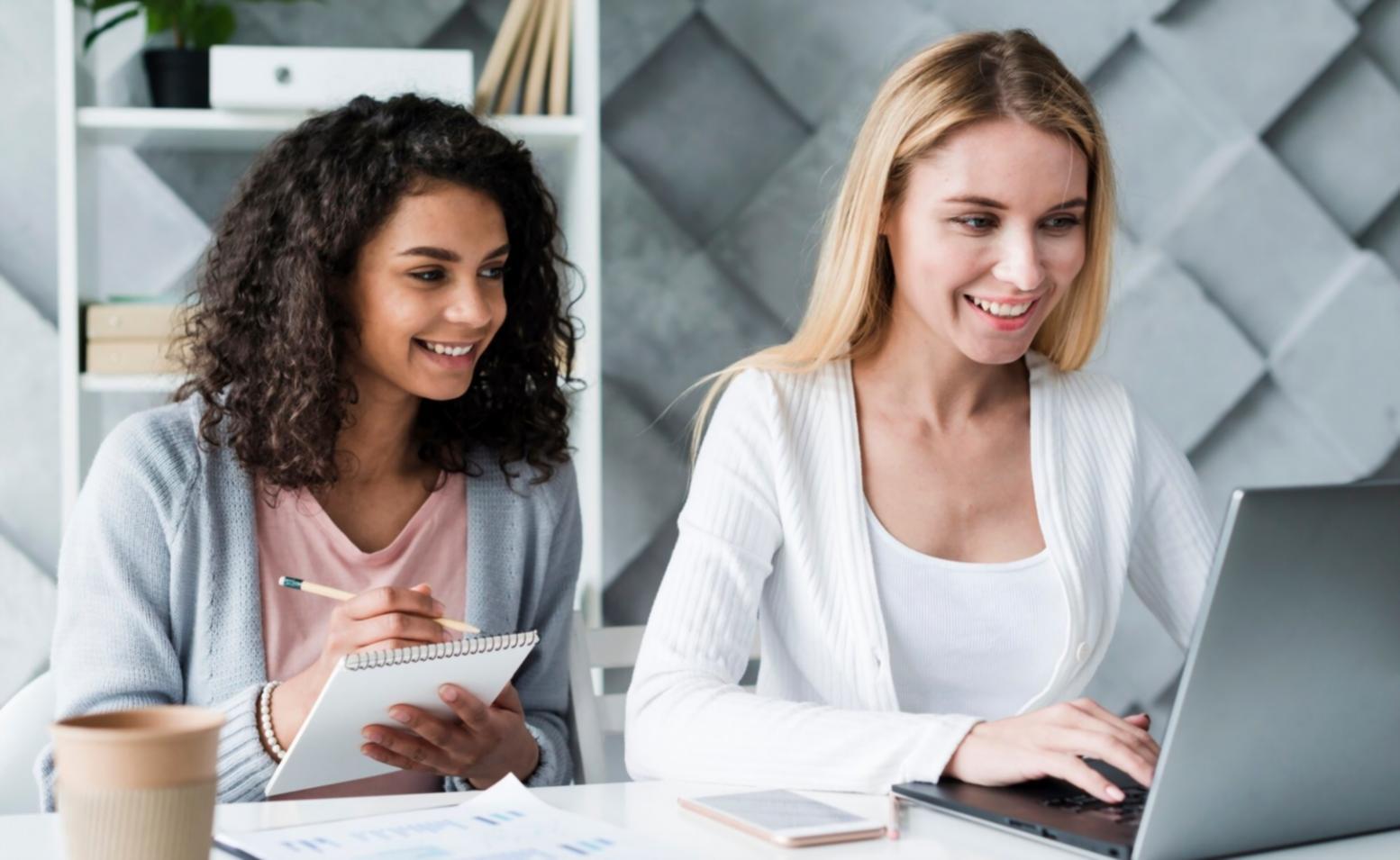 Geschäftsanalyst bei der Auswertung von Finanzdaten